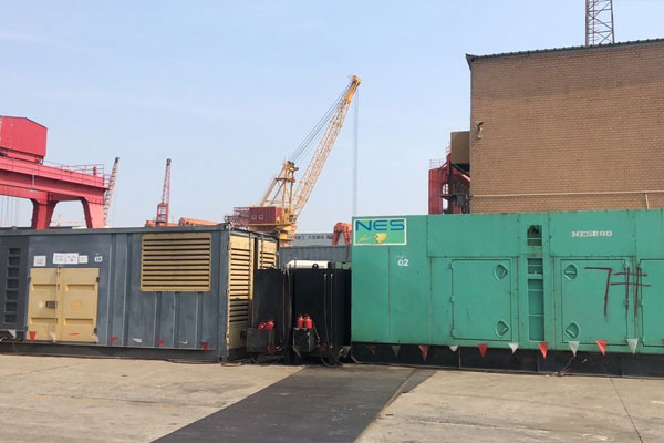 新市发电机出租空气滤清器的清洁频率是多少？